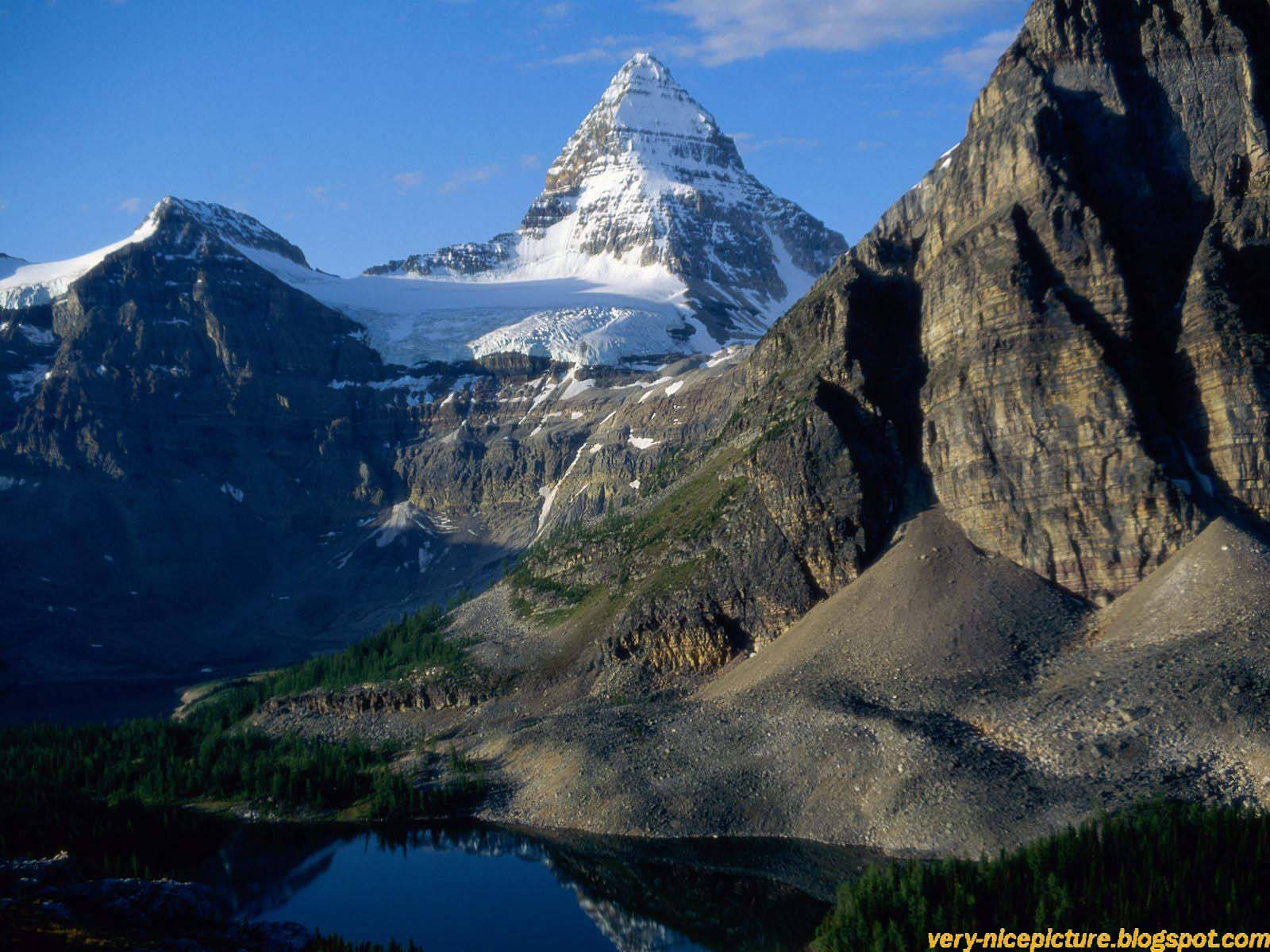 Nice, snow-capped mountain peak, rugged cliffs, HD Desktop Wallpaper