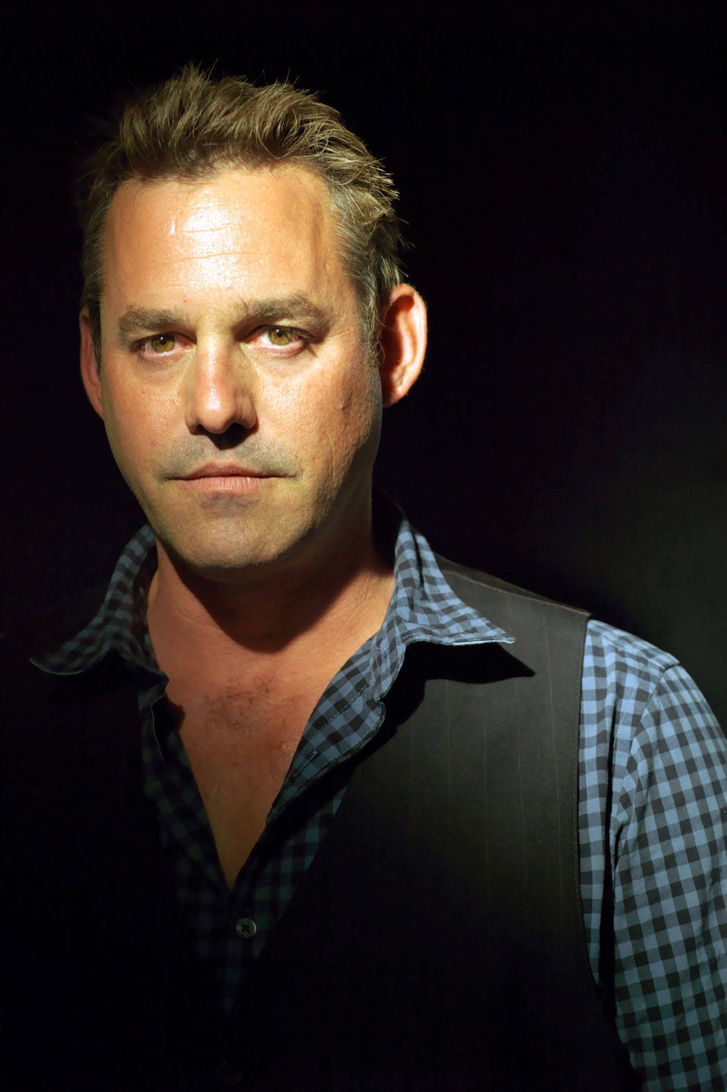 Nicholas Brendon, sunlight, tousled hair, HD Phone Wallpaper