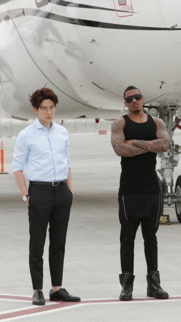 Nick Cannon, private jet, airport tarmac, HD Phone Wallpaper