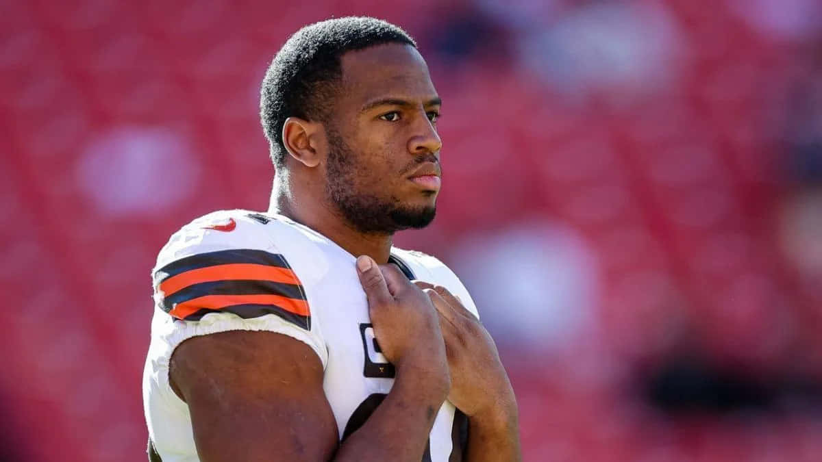 Nick Chubb, white jersey, orange and brown stripes, SD Desktop Wallpaper