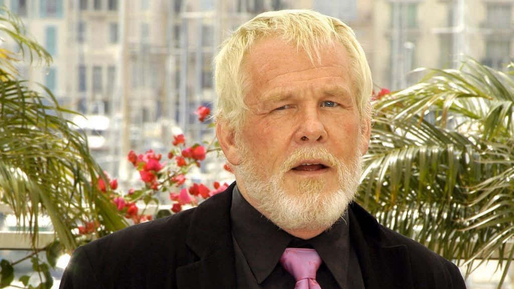 Nick Nolte, black suit, pink tie, SD Desktop Wallpaper