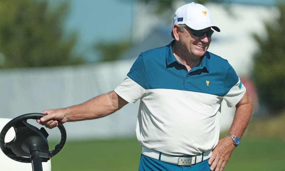 Nick Price, golf cart, blue and white polo, SD Desktop Wallpaper