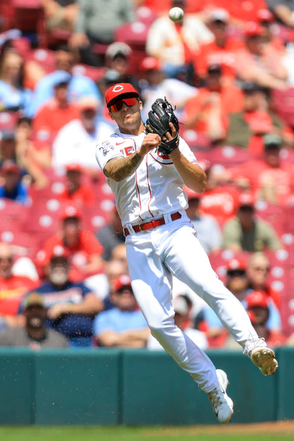 Nick Senzel, white uniform, black glove, HD Phone Wallpaper