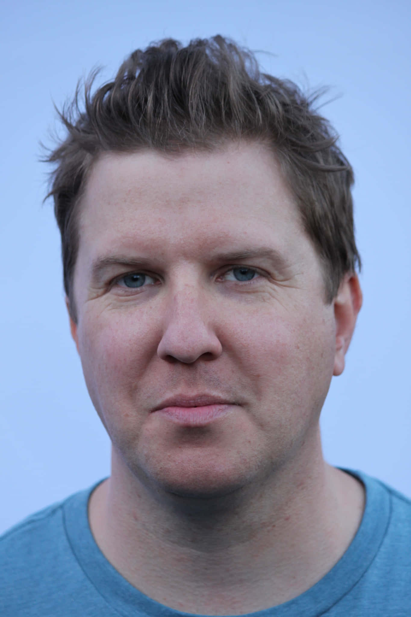 Nick Swardson, blue sky, tousled brown hair, Full HD Phone Wallpaper