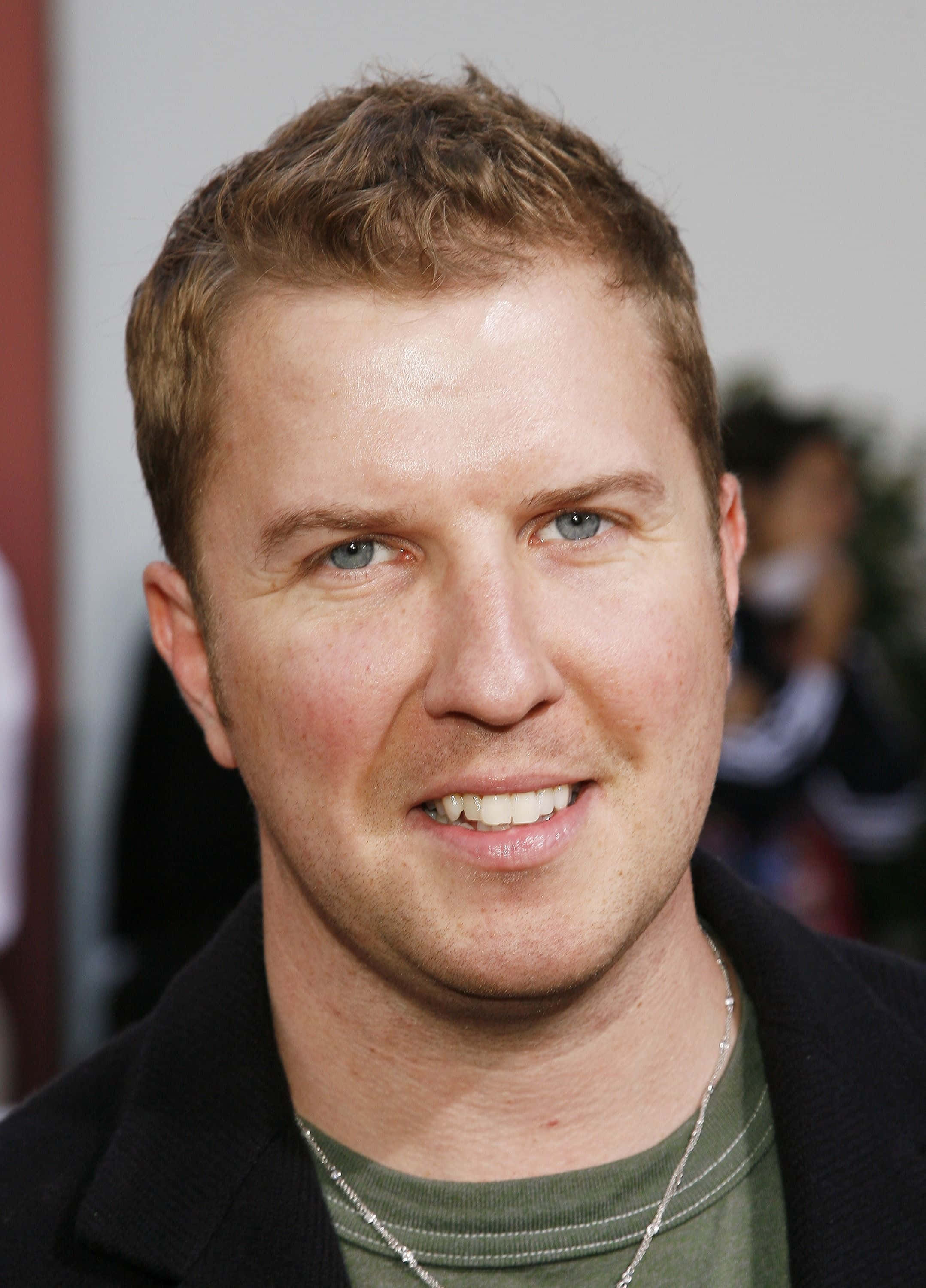 Nick Swardson, black jacket, green shirt, 2K Phone Wallpaper