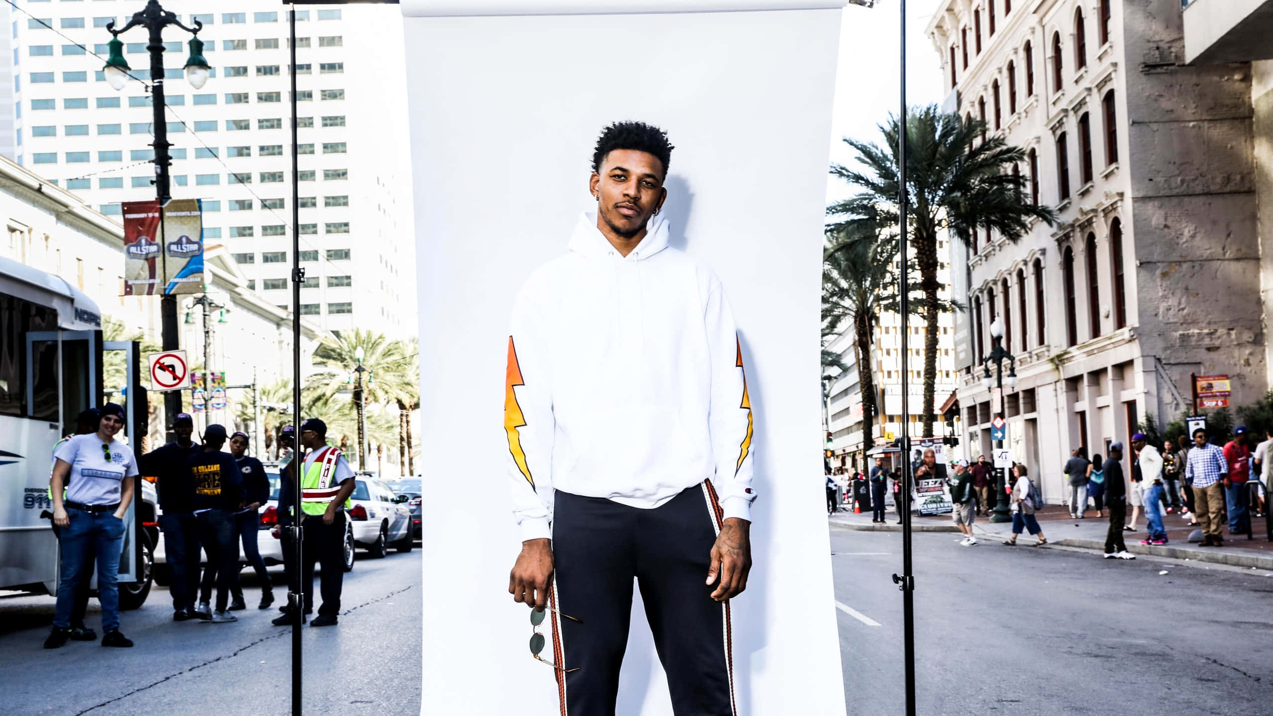 Nick Young, white hoodie, yellow lightning bolts, 2K Desktop Wallpaper