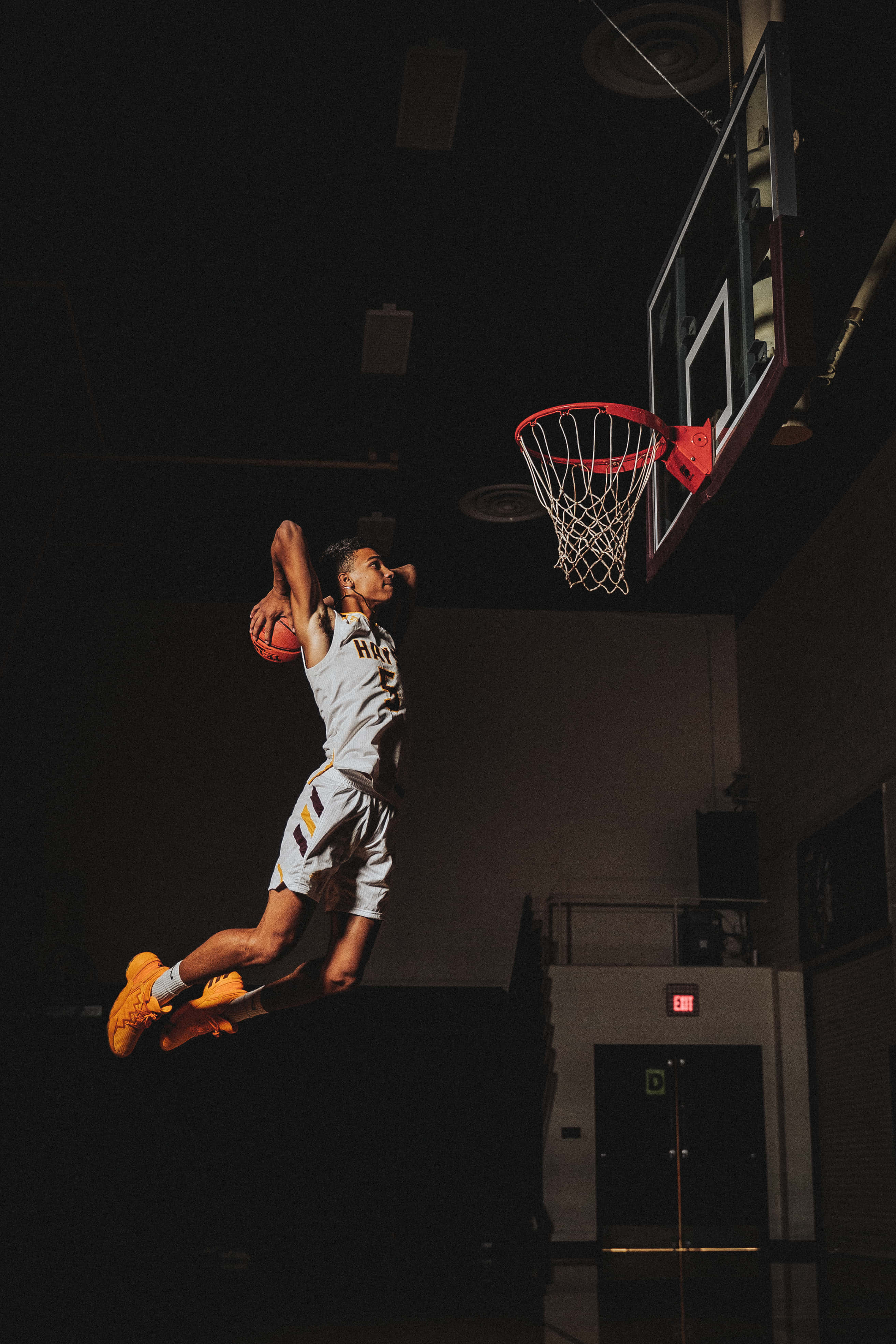 Nick Young, basketball player, midair dunk, 4K Phone Wallpaper