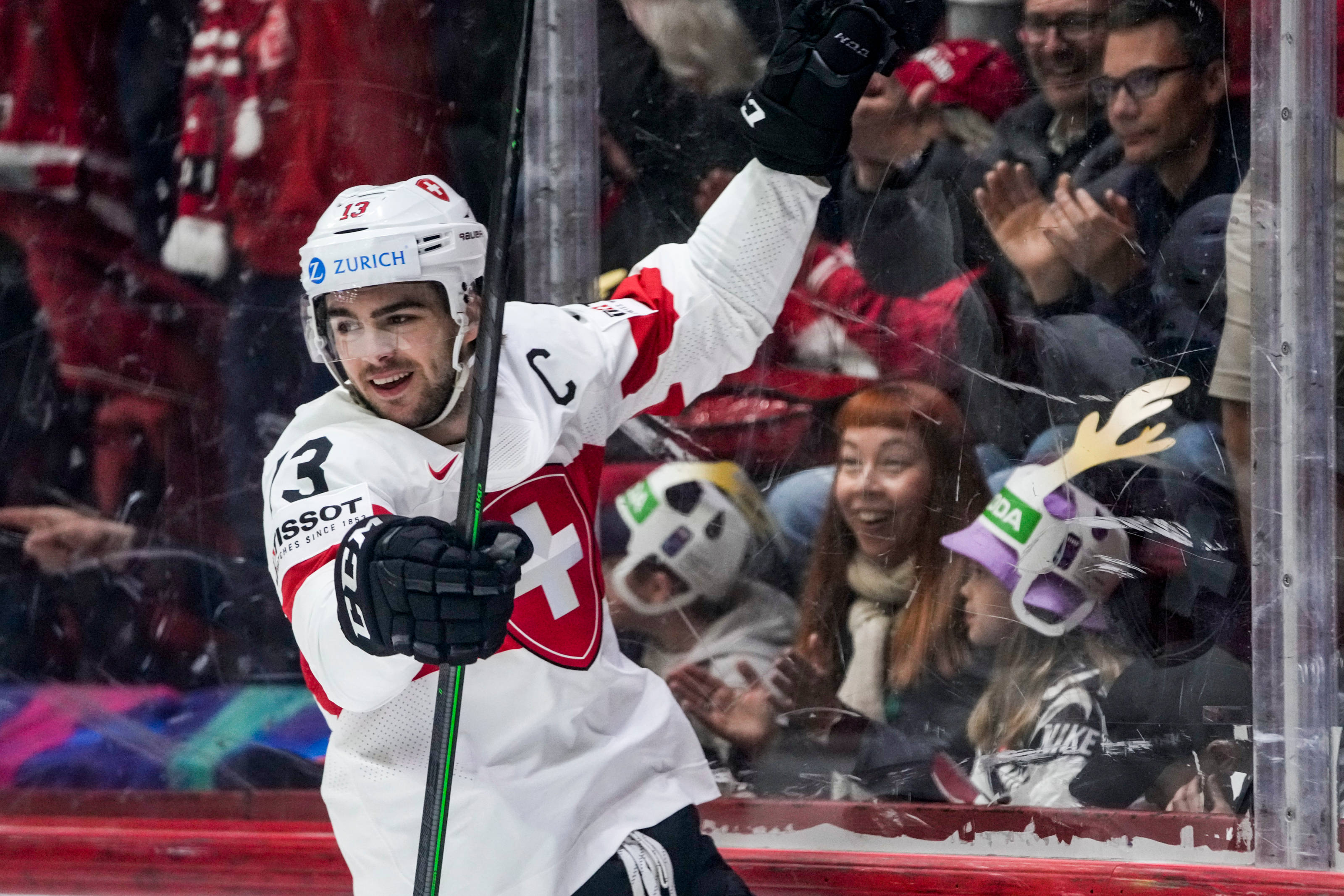 Nico Hischier, white jersey, red cross, 2K Desktop Wallpaper
