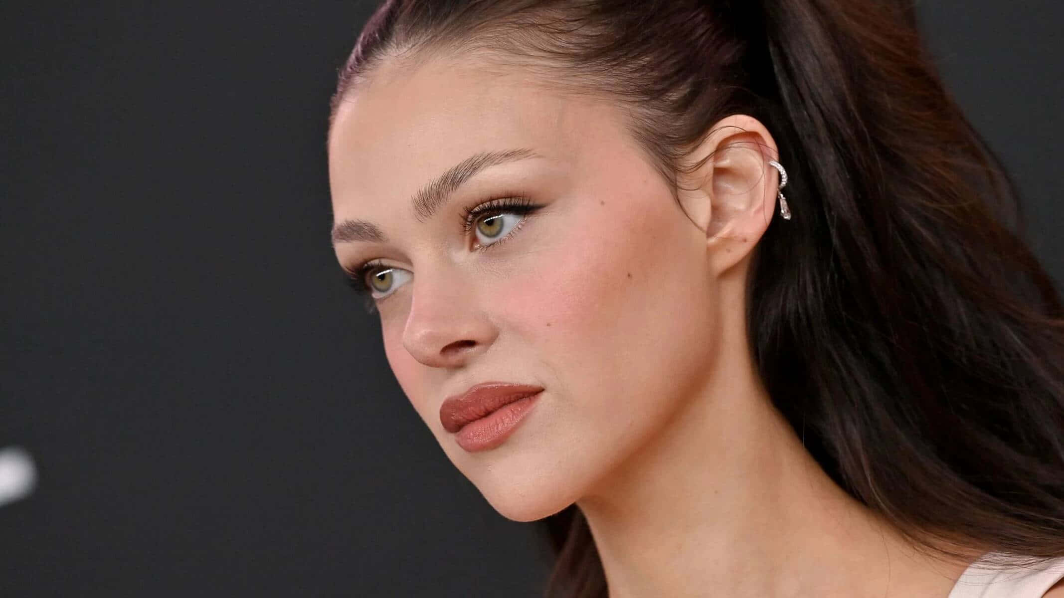 Nicola Peltz, dark hair, ponytail, Full HD Desktop Wallpaper
