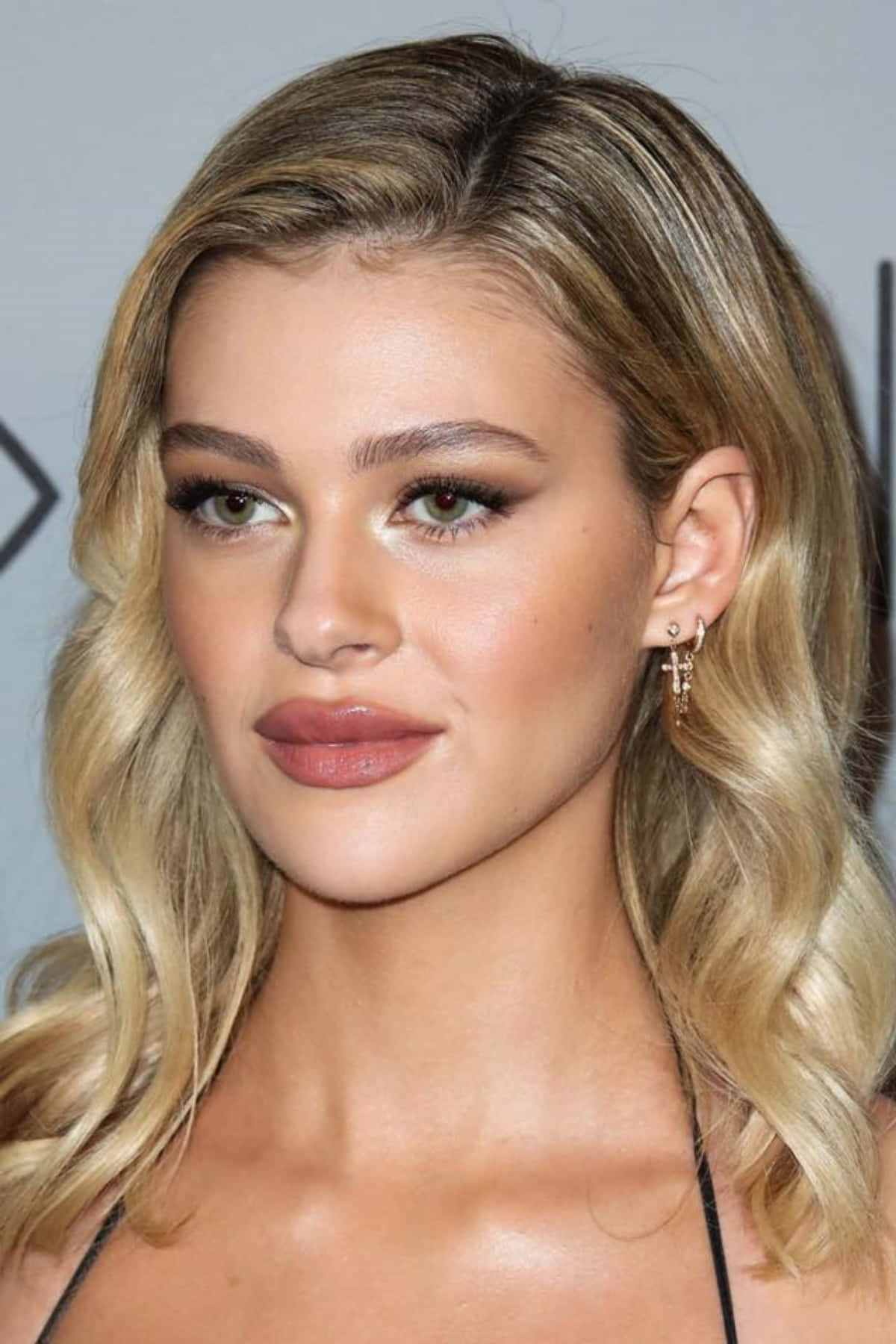 Nicola Peltz, event, wavy blonde hair, HD Phone Wallpaper