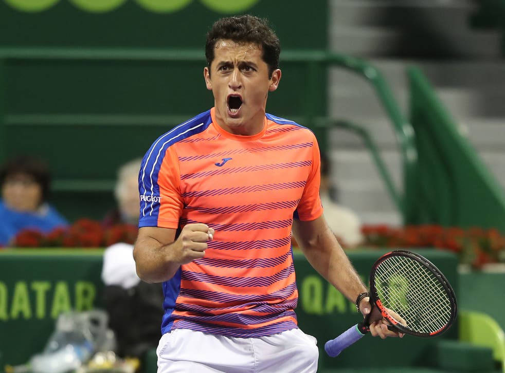 Nicolas Almagro, orange and blue striped shirt, green court, SD Desktop Wallpaper