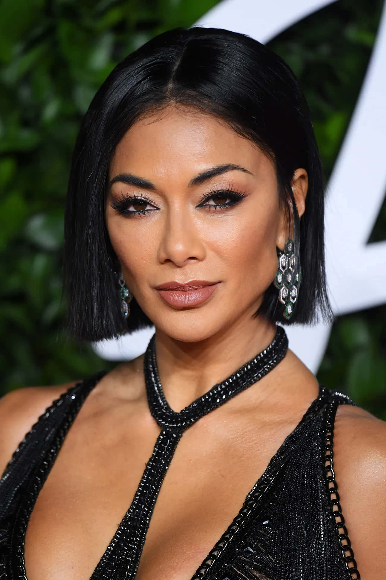Nicole Scherzinger, sleek black bob hair, sparkling jewelry, Full HD Phone Wallpaper