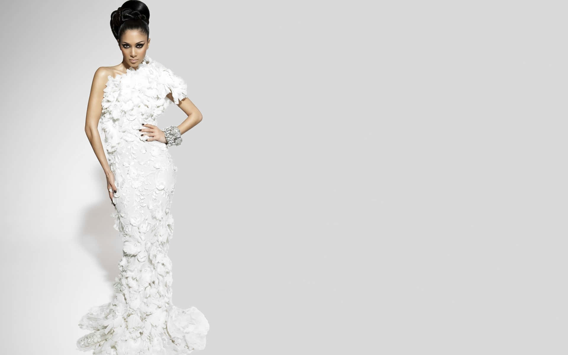 Nicole Scherzinger, white floral gown, gray studio backdrop, Full HD Desktop Wallpaper