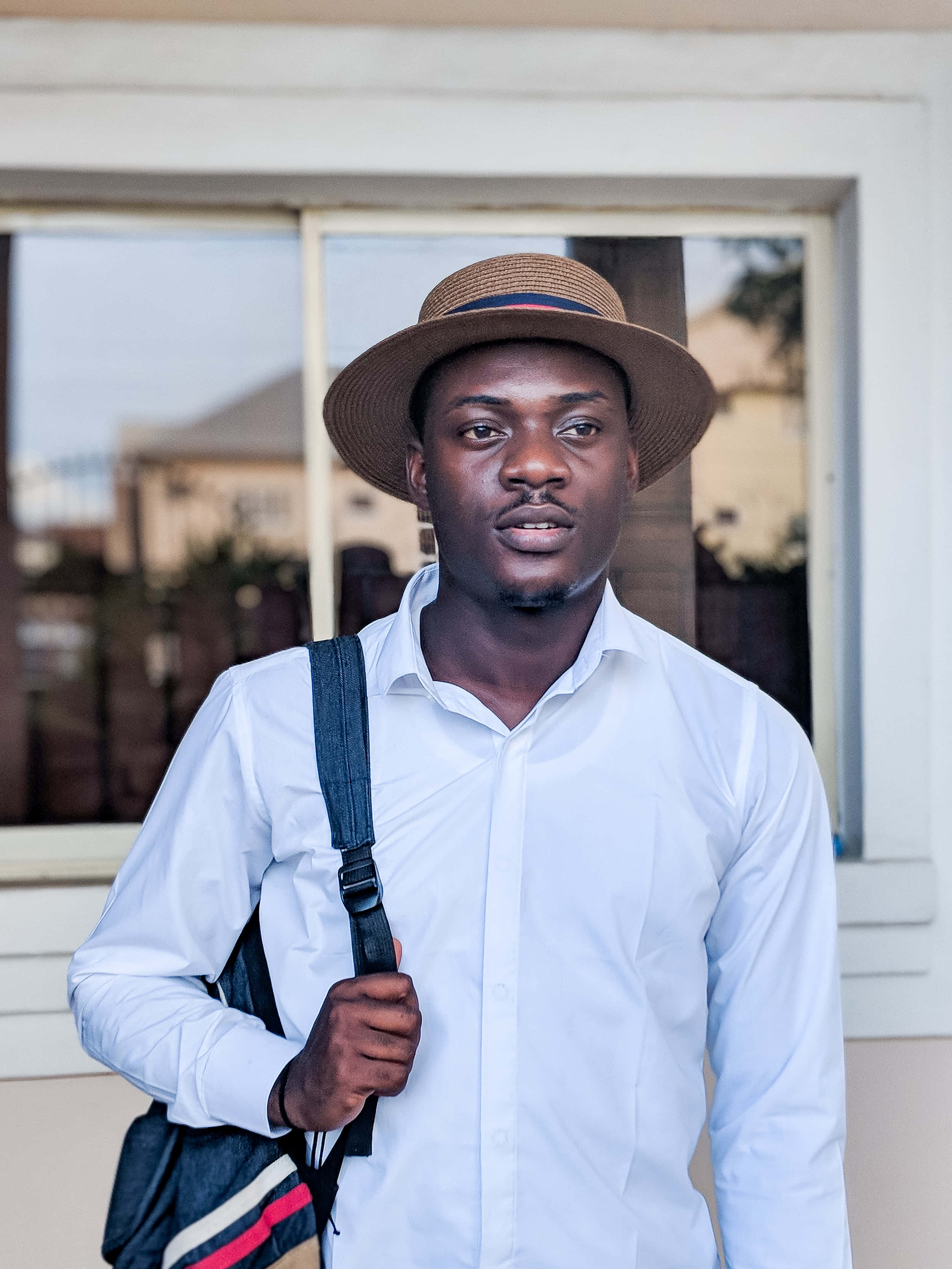 Nigerian Man, white shirt, straw hat, 2K Phone Wallpaper