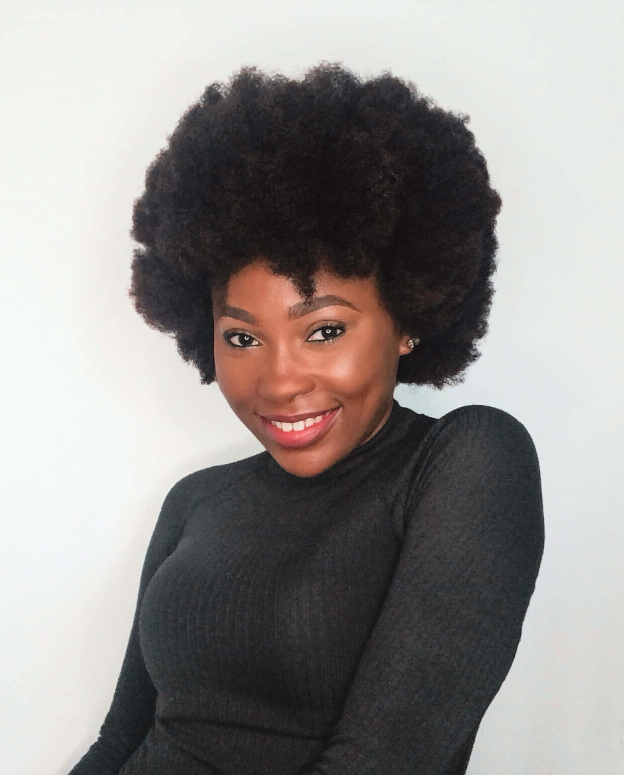 Nigerian Woman, voluminous afro hairstyle, plain white background, HD Phone Wallpaper
