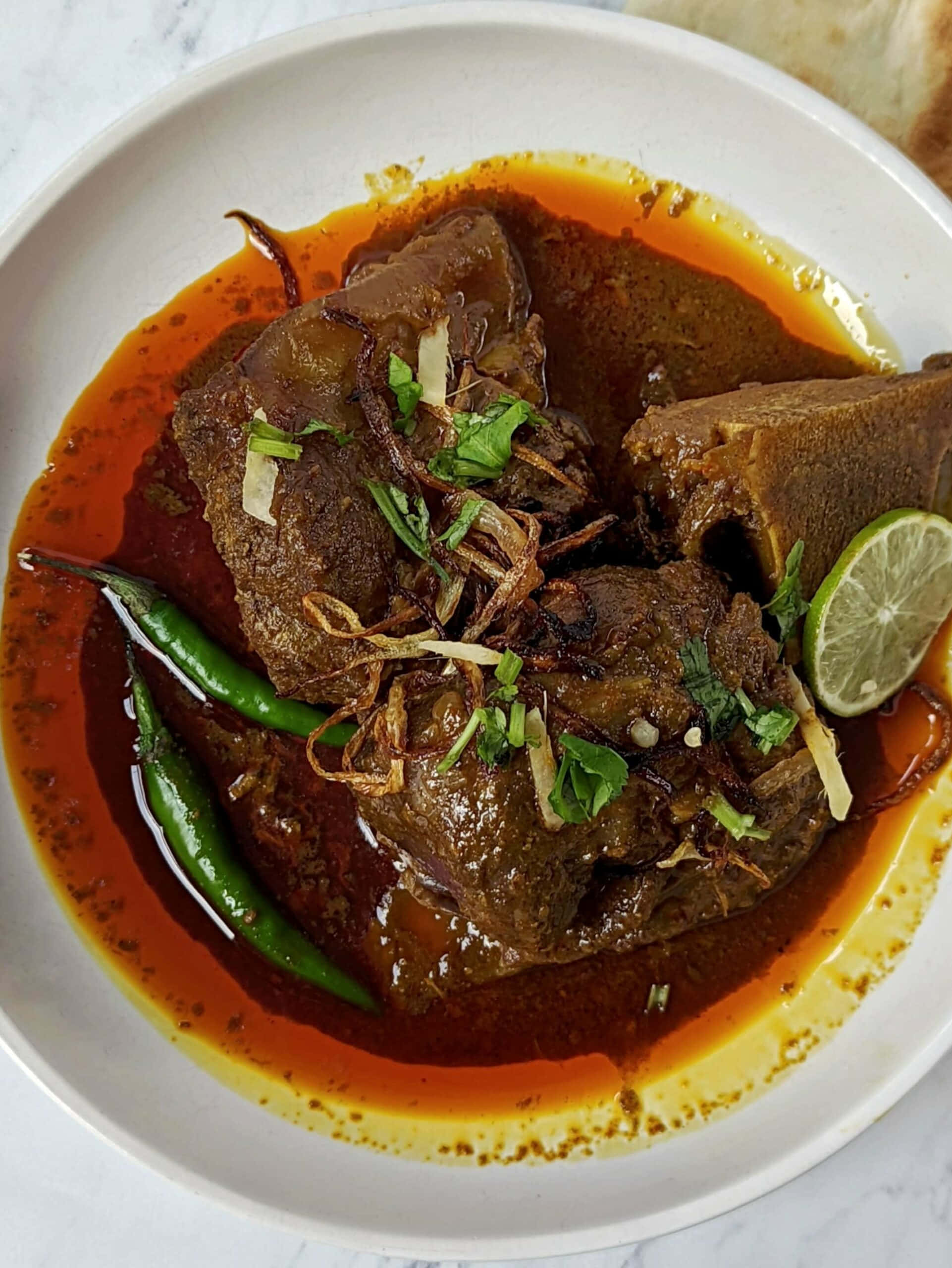 Nihari, lamb curry, green chilies, 2K Phone Wallpaper
