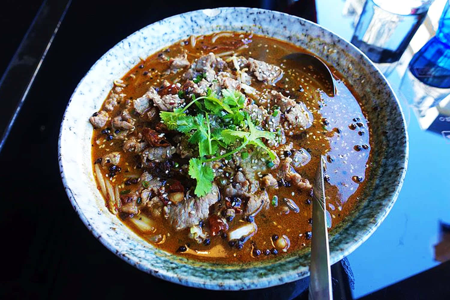 Nihari, steaming bowl, spicy beef noodle soup, HD Desktop Wallpaper