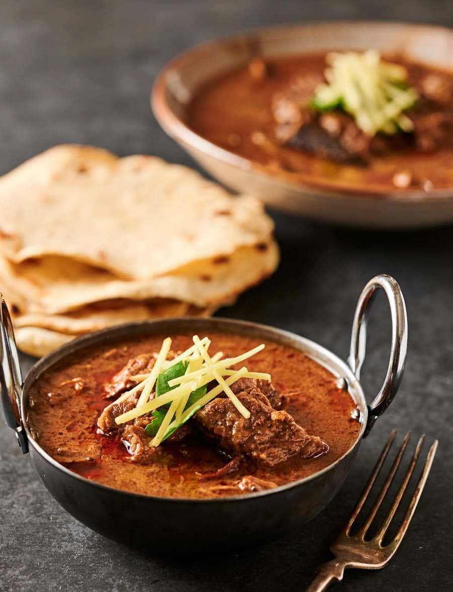 Nihari, metal bowl, naan bread, SD Phone Wallpaper