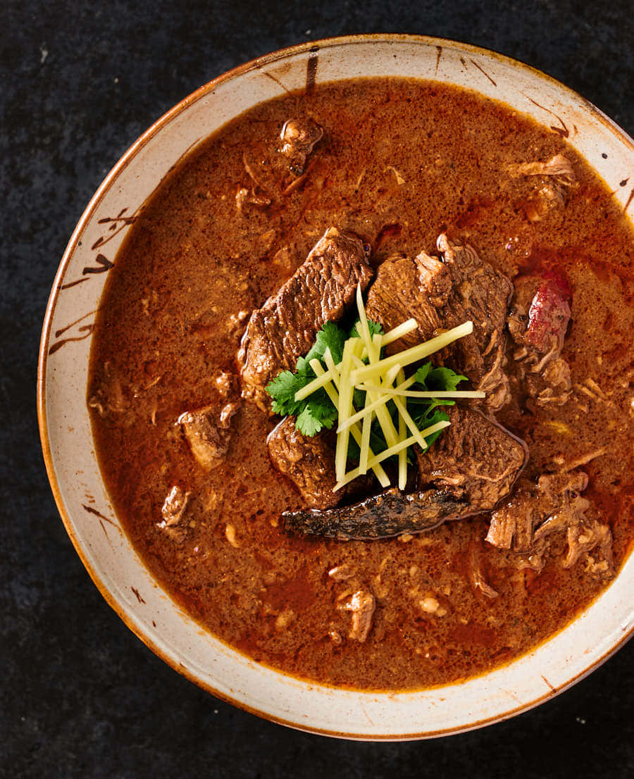 Nihari, rustic ceramic bowl, tender meat, SD Phone Wallpaper