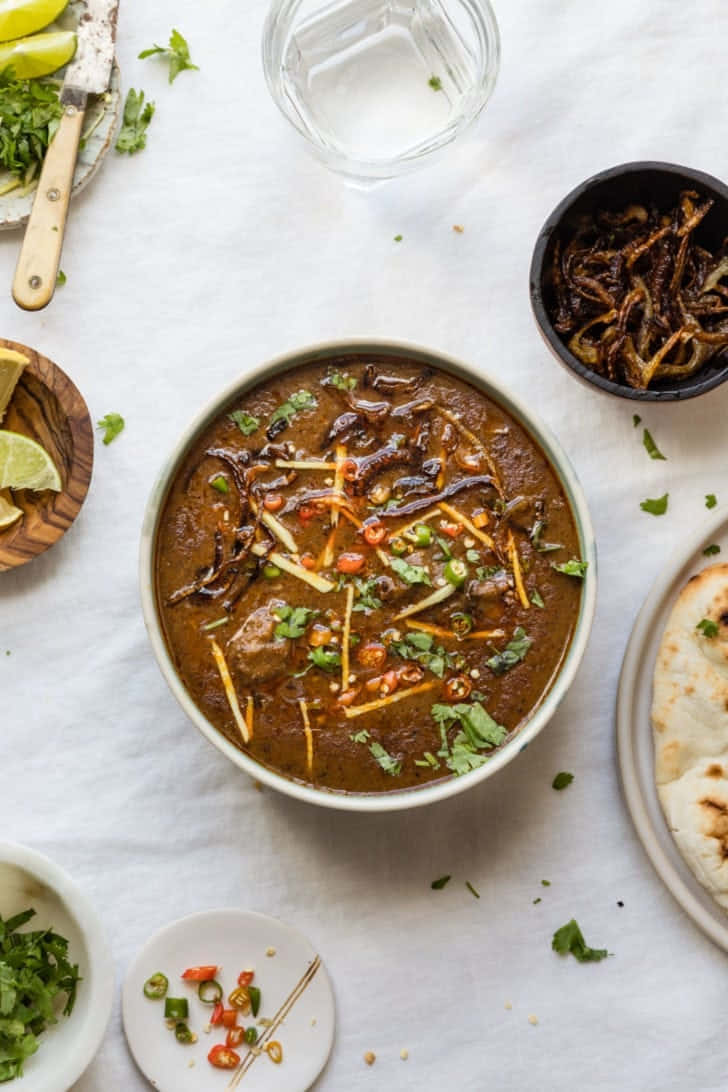 Nihari, white bowl, fried onions, SD Phone Wallpaper