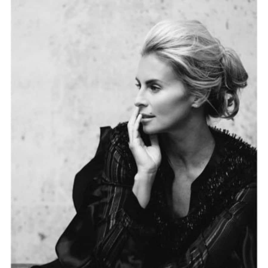 Niki Taylor, black and white portrait, blonde woman, SD Desktop Wallpaper