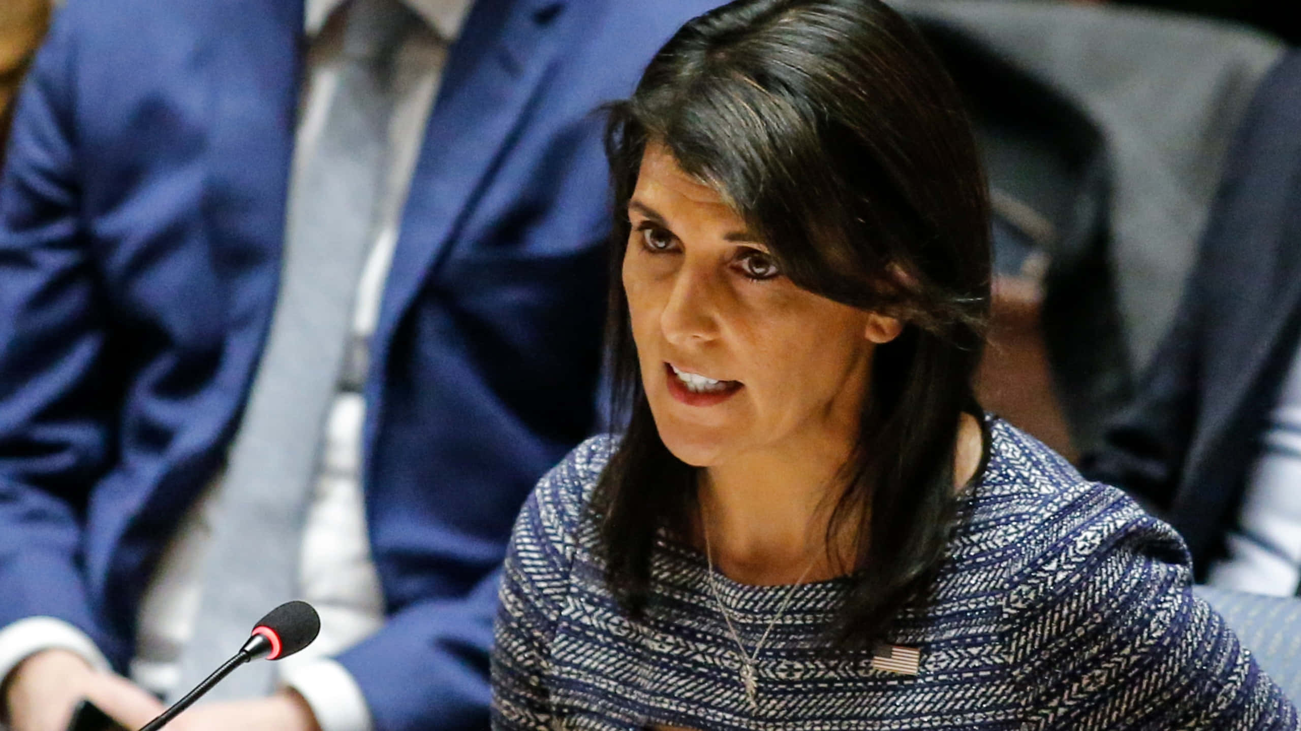 Nikki Haley, gray top, mic, 2K Desktop Wallpaper