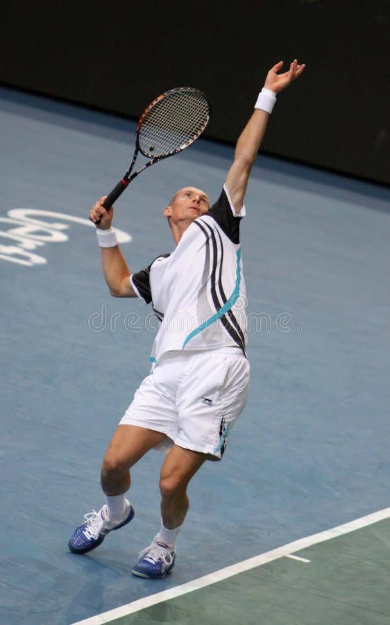 Nikolay Davydenko, jumping serve, overhead smash, SD Phone Wallpaper