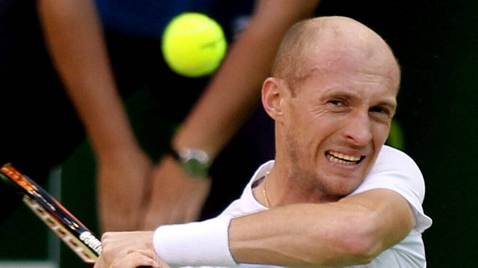 Nikolay Davydenko, bald tennis player, racket, SD Desktop Wallpaper