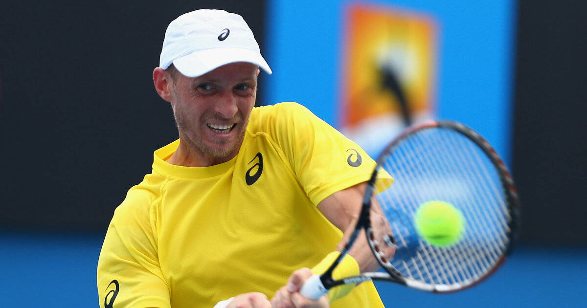 Nikolay Davydenko, dead center stroke, yellow shirt, SD Desktop Wallpaper