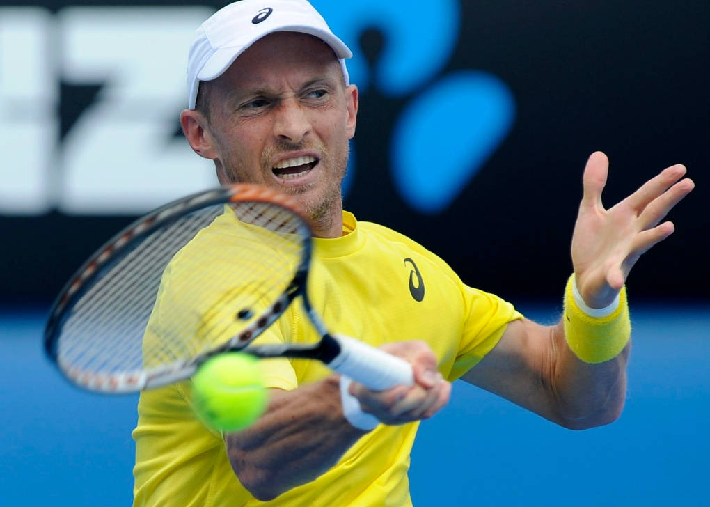 Nikolay Davydenko, yellow shirt, white cap, SD Desktop Wallpaper