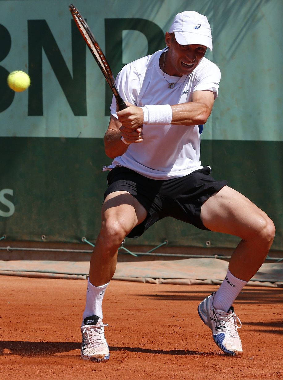 Nikolay Davydenko, white gear, clay court, SD Phone Wallpaper