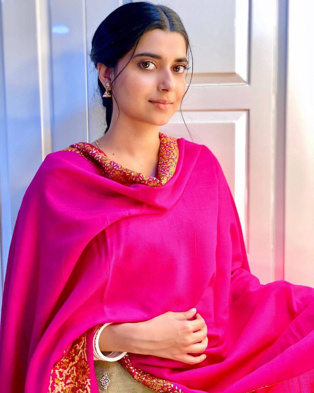 Nimrat Khaira, fuchsia, vibrant pink, HD Phone Wallpaper