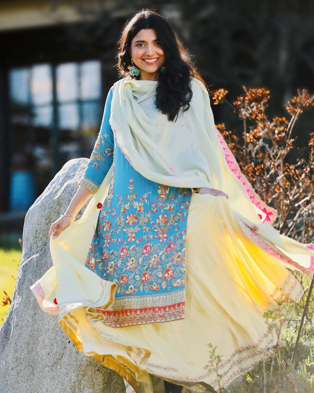 Nimrat Khaira, blue floral embroidered dress, cream dupatta, HD Phone Wallpaper