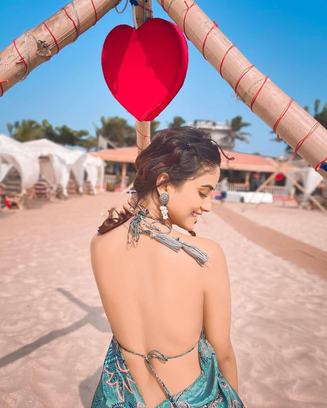 Nisha Guragain, teal patterned dress, bamboo arch, HD Phone Wallpaper