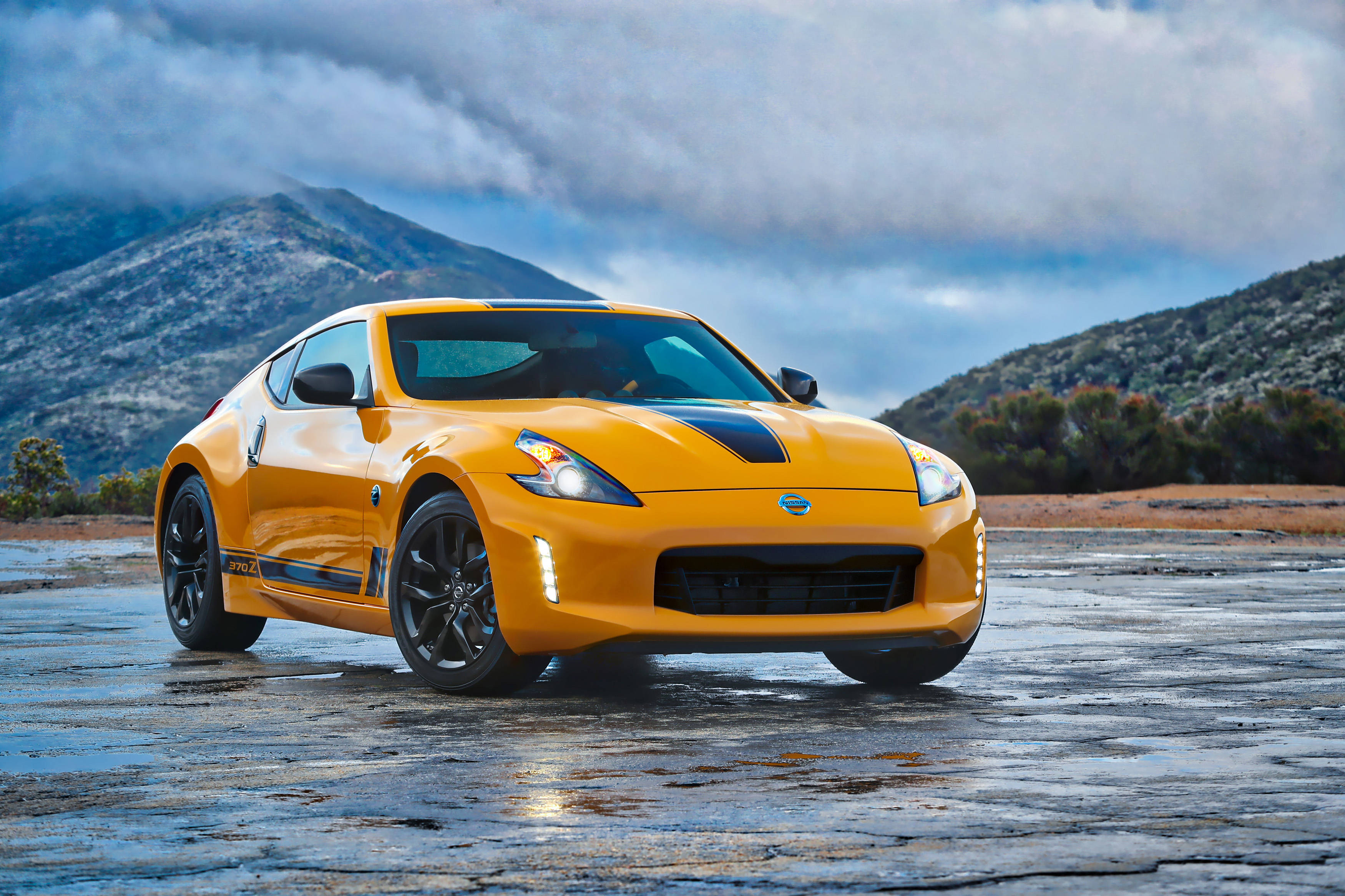Nissan 370Z, black-striped hood, vibrant yellow, 2K Desktop Wallpaper