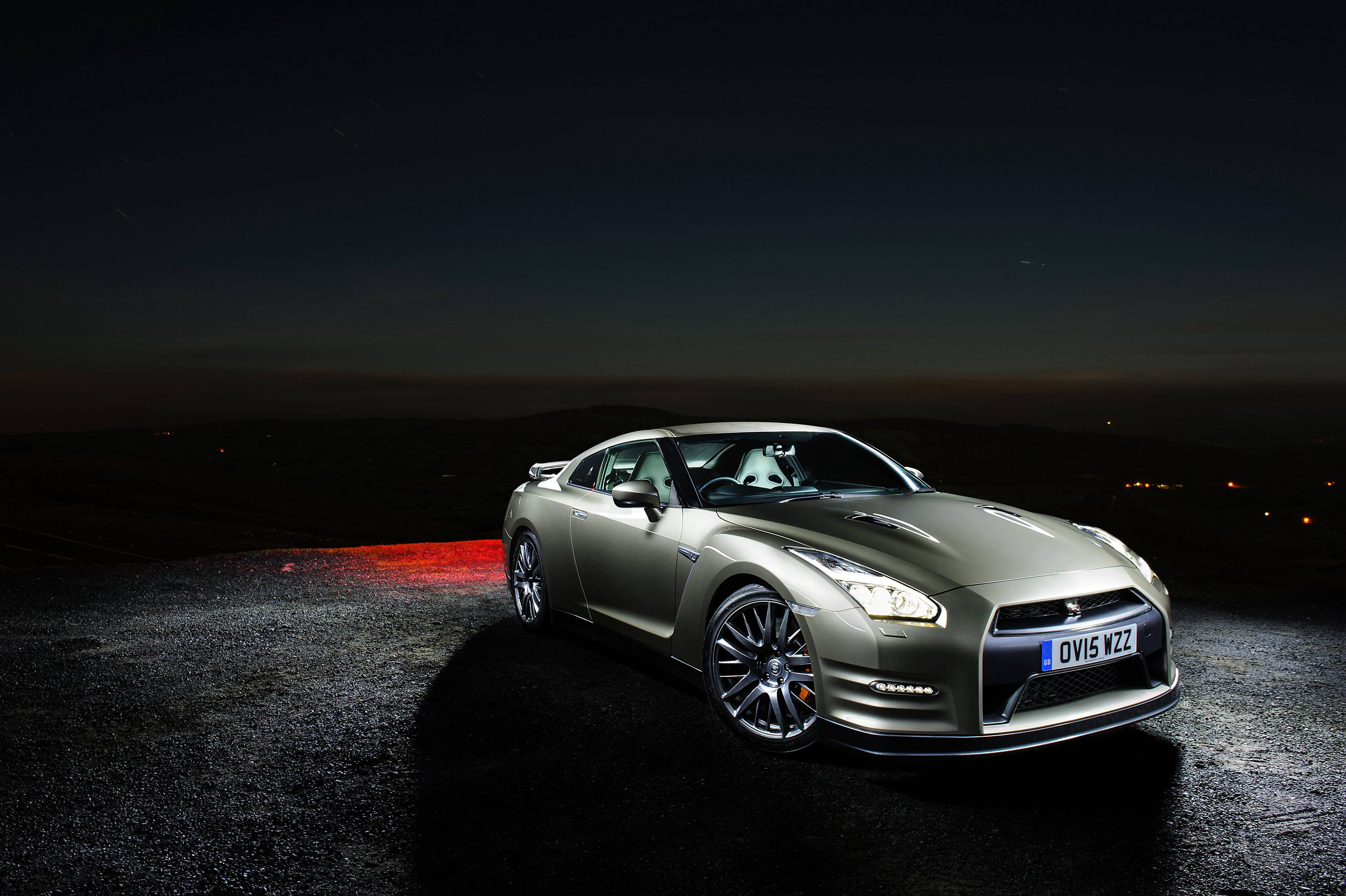 Nissan GT-R, gunmetal paint, night lighting, 4K Desktop Wallpaper