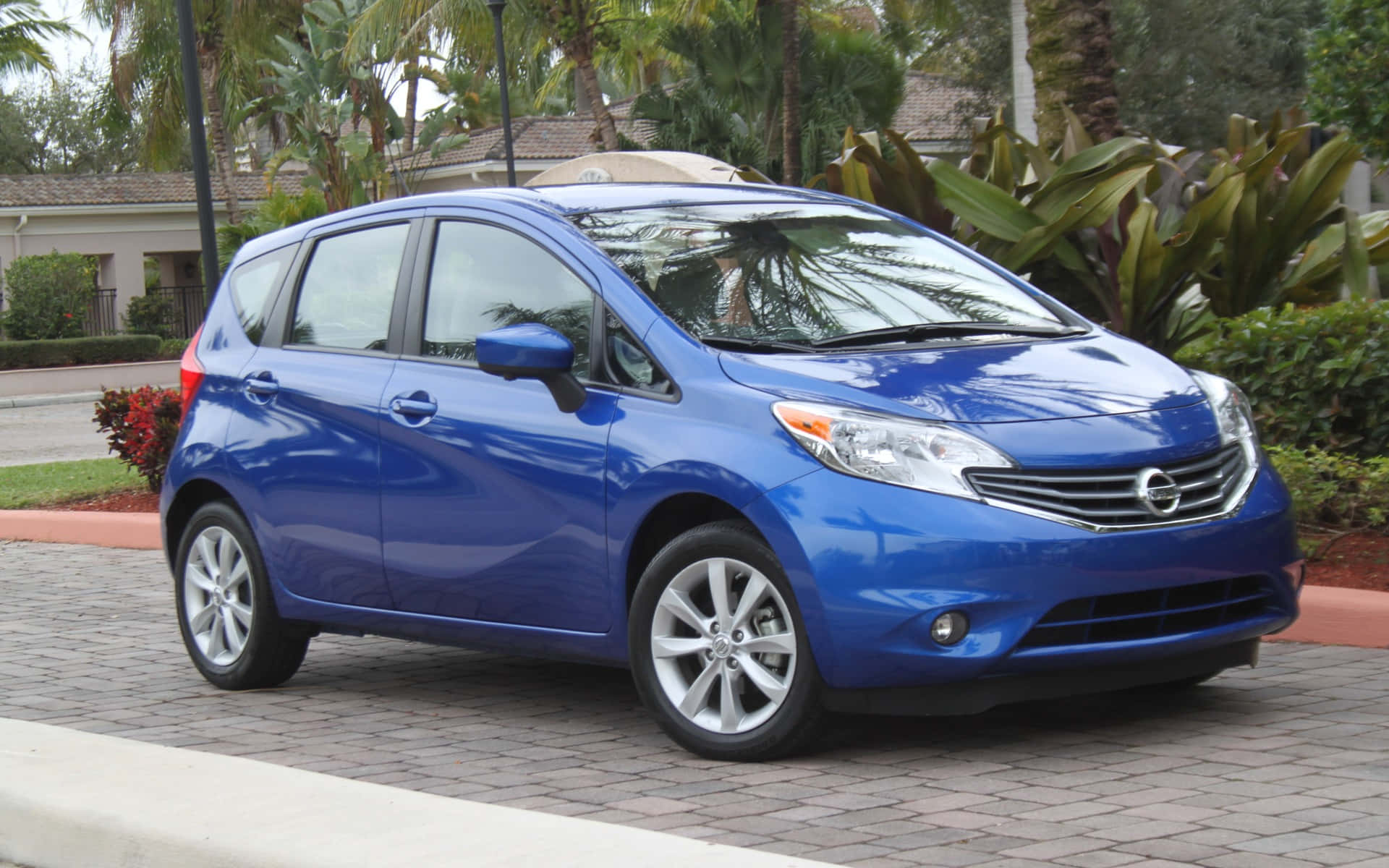 Nissan Versa, shiny blue, hatchback, Full HD Desktop Wallpaper