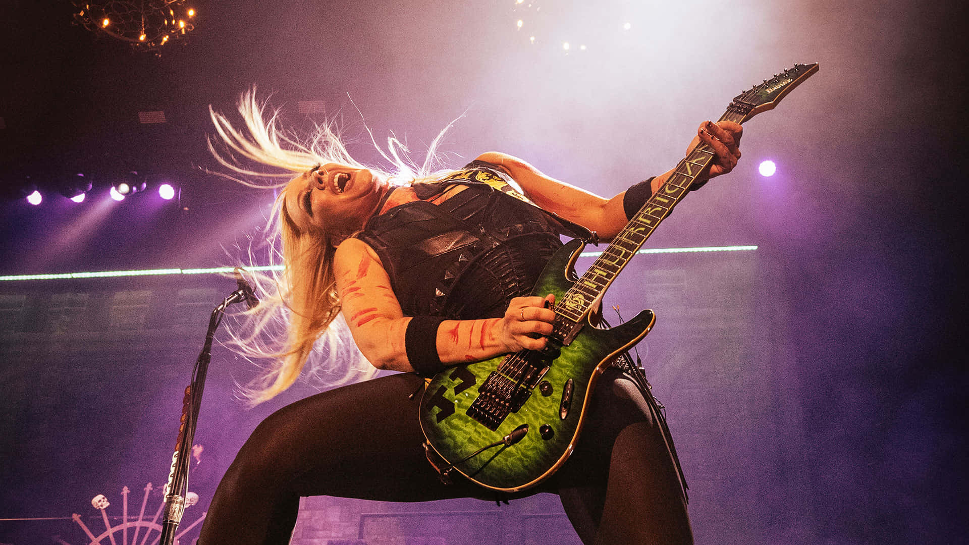 Nita Strauss, green electric guitar, smoky purple lit stage, Full HD Desktop Wallpaper
