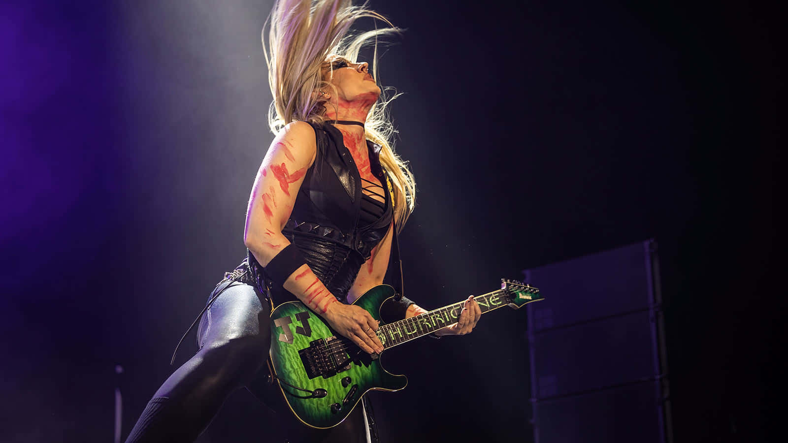 Nita Strauss, green electric guitar, purple stage lights, HD Desktop Wallpaper