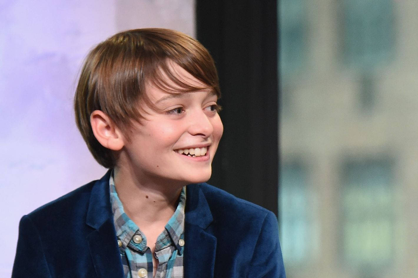 Noah Schnapp, brown hair, blue velvet blazer, HD Desktop Wallpaper