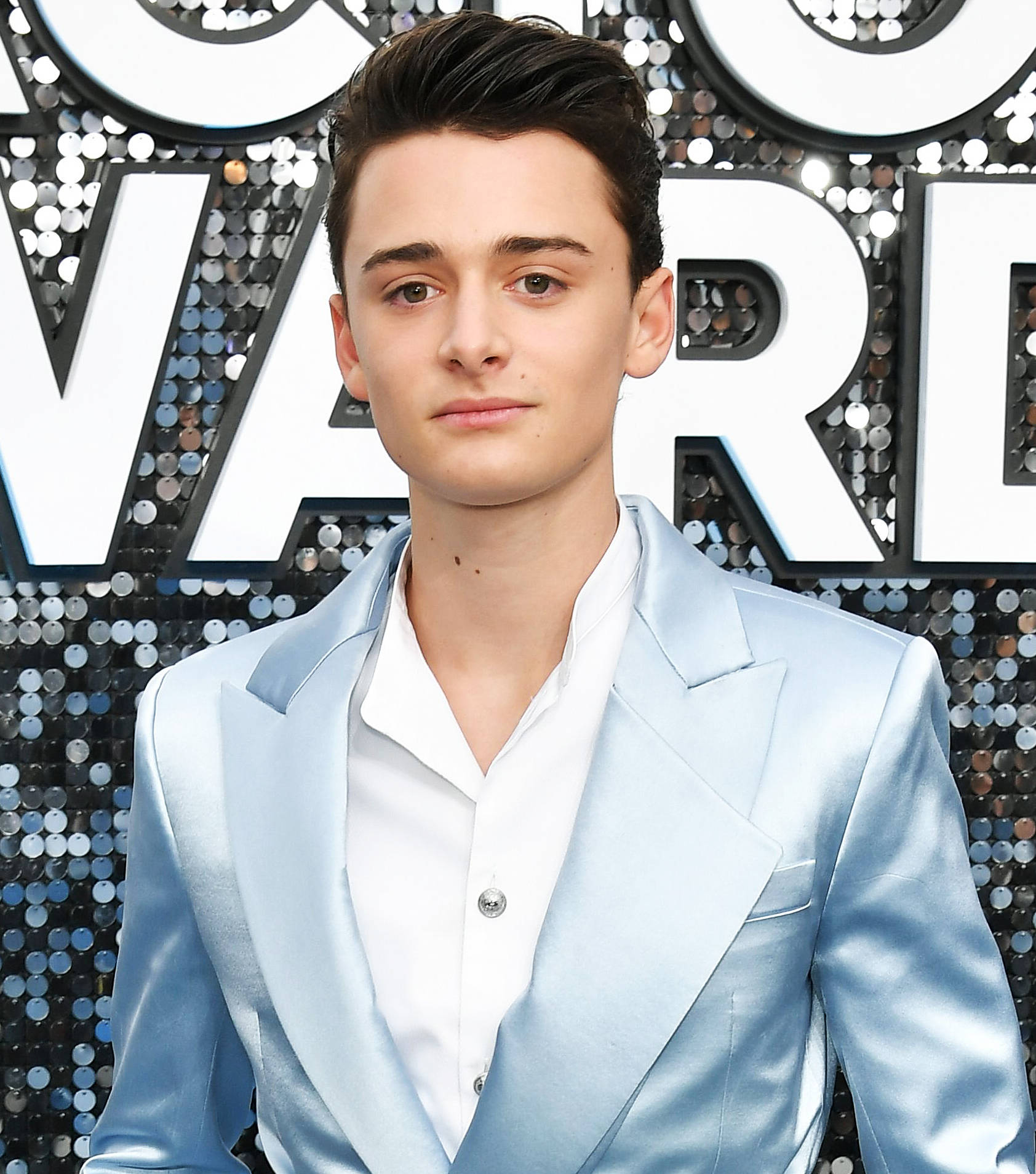 Noah Schnapp, 2020 SAG Awards, light blue satin suit, HD Phone Wallpaper