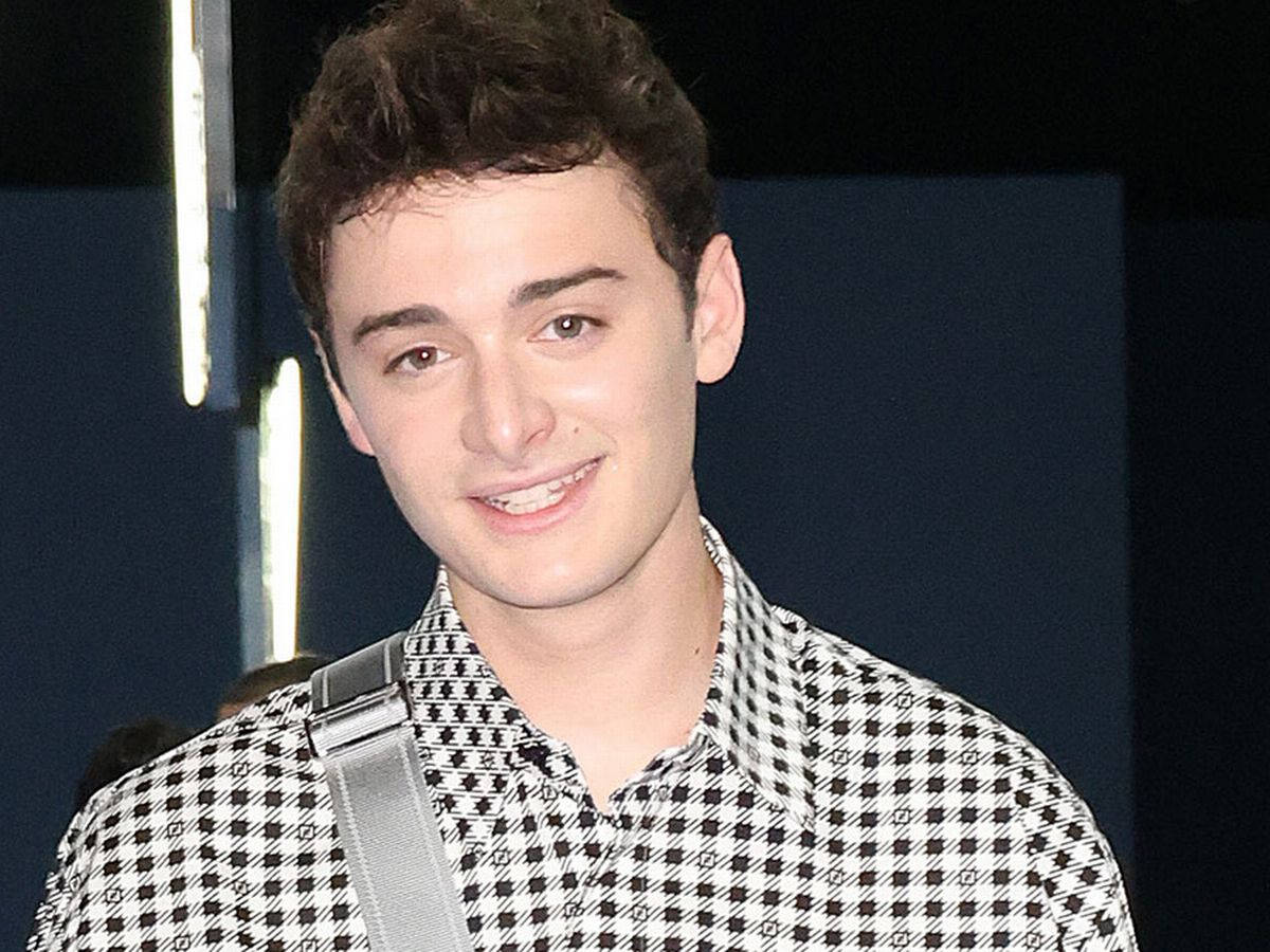 Noah Schnapp, checkered polo, black and white checkered shirt, SD Desktop Wallpaper