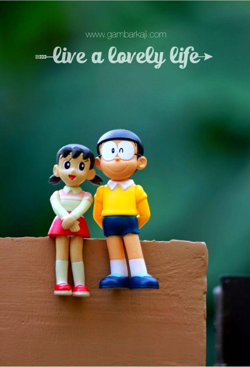 Nobita Shizuka Love, anime figurines, wooden ledge, HD Phone Wallpaper