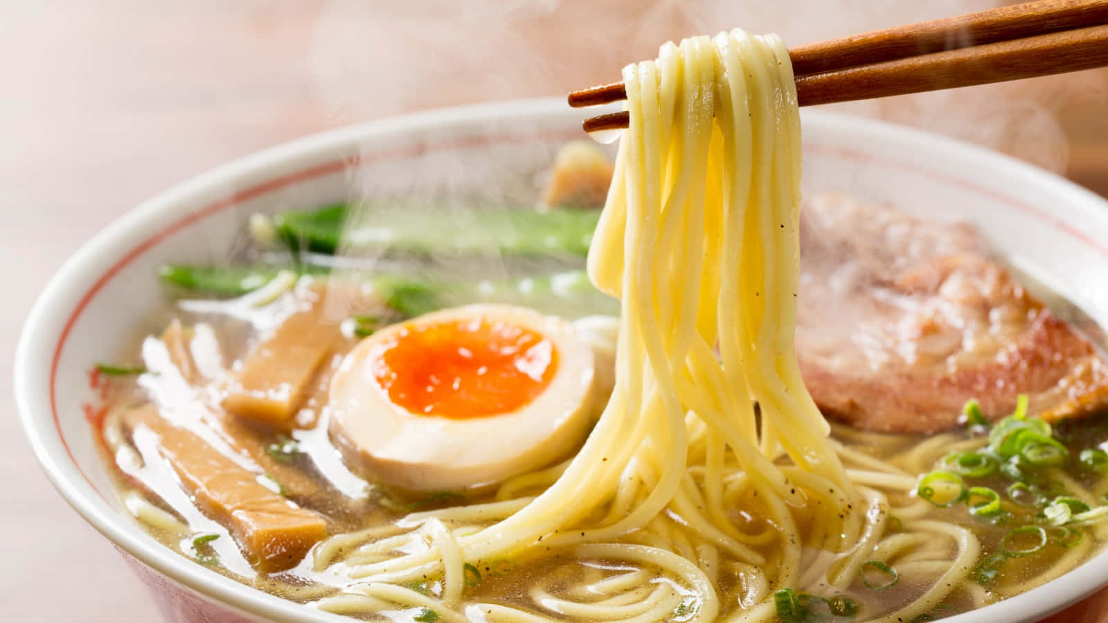ramen, steaming bowl, golden noodles, HD Desktop Wallpaper