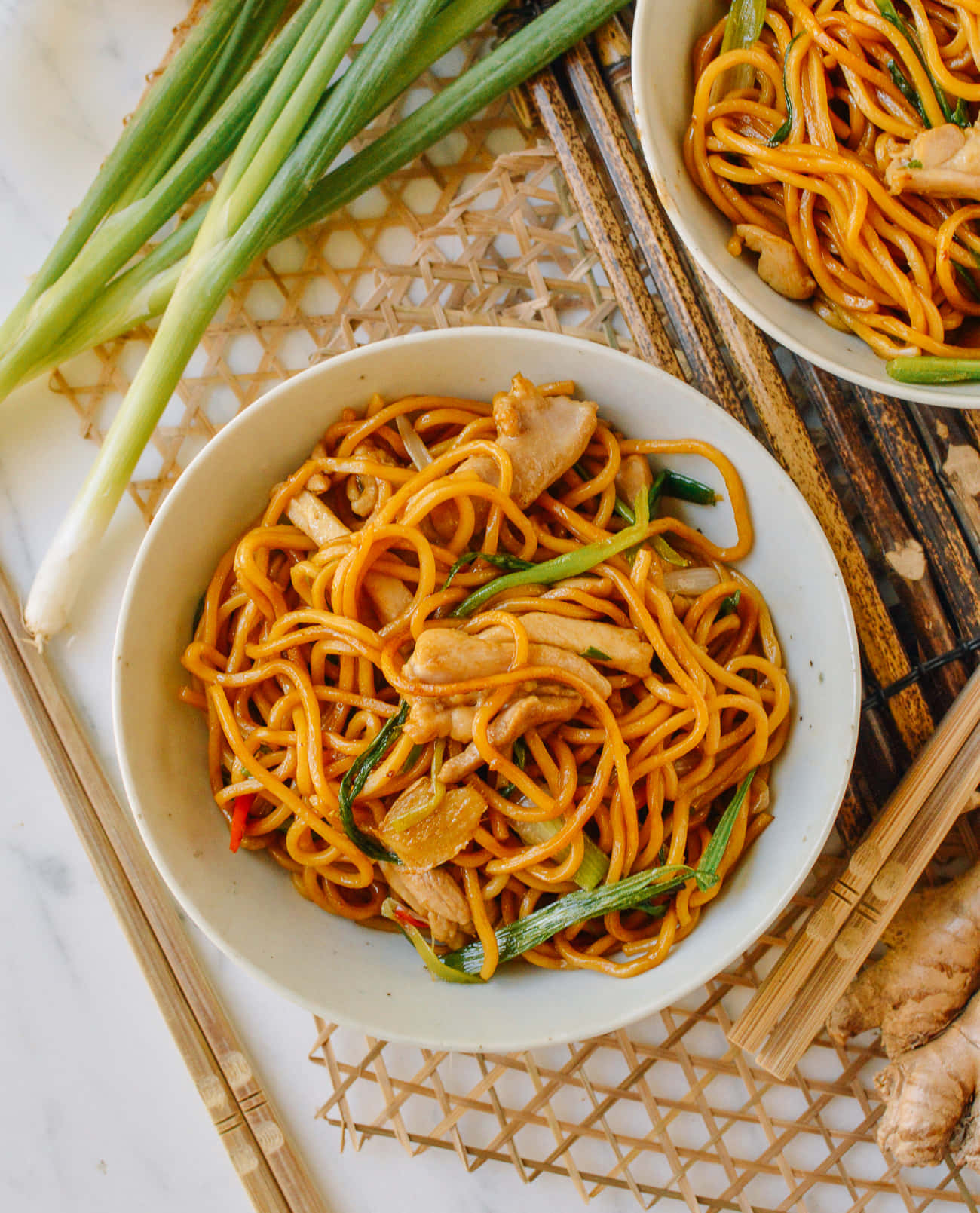 Ginger Scallion Hokkien Mee, chicken chow mein noodles, green onions, HD Phone Wallpaper