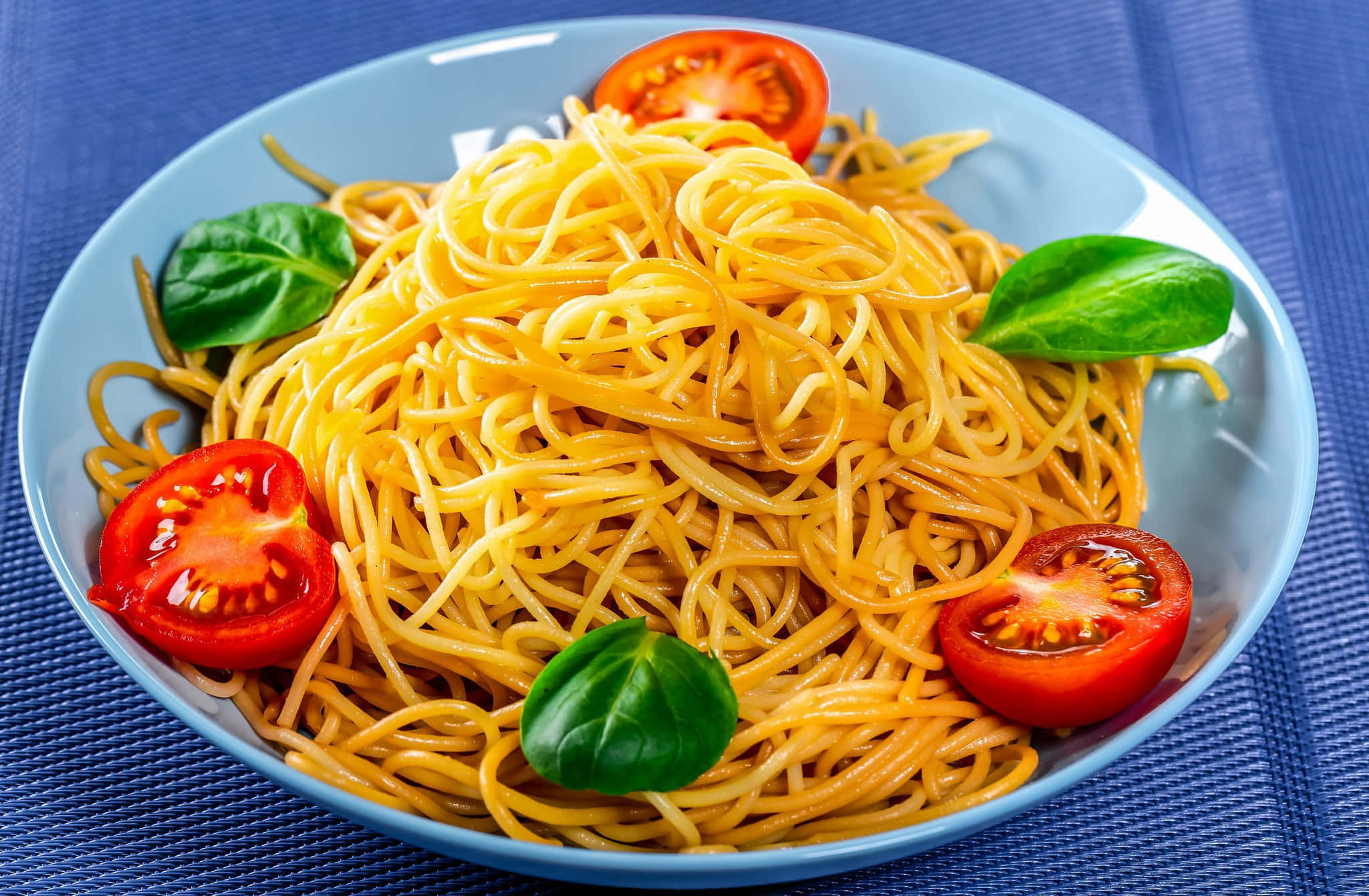 spaghetti pasta noodles, tomatoes, light blue bowl, Full HD Desktop Wallpaper