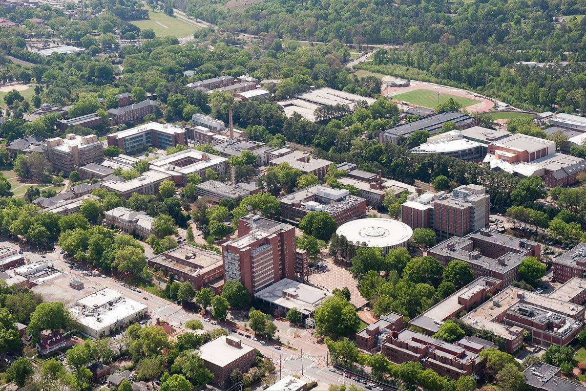 North Carolina State University, red brick buildings, green trees, SD Desktop Wallpaper