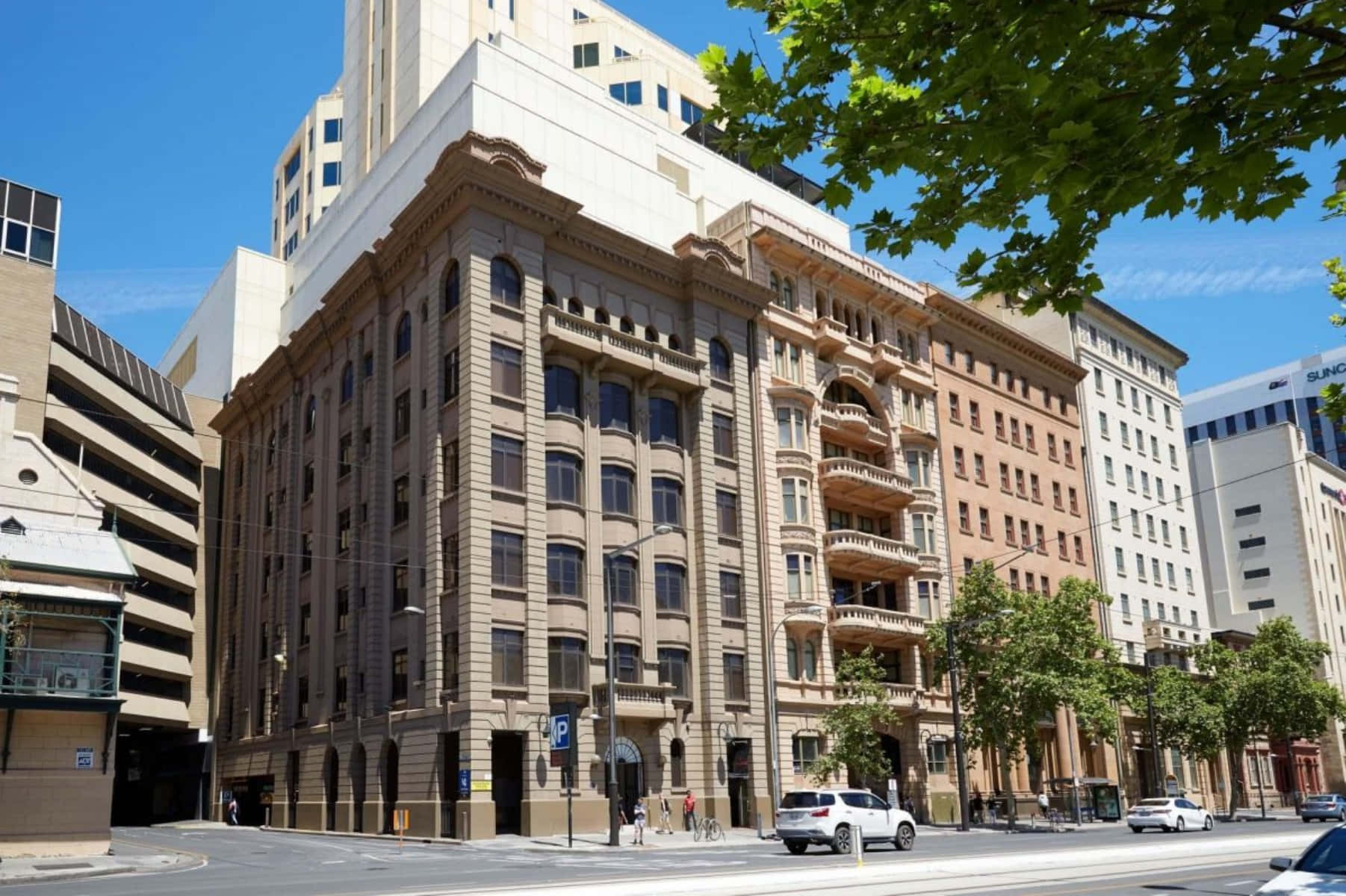 North Terrace Adelaide, ornate balconies, arched windows, HD Desktop Wallpaper