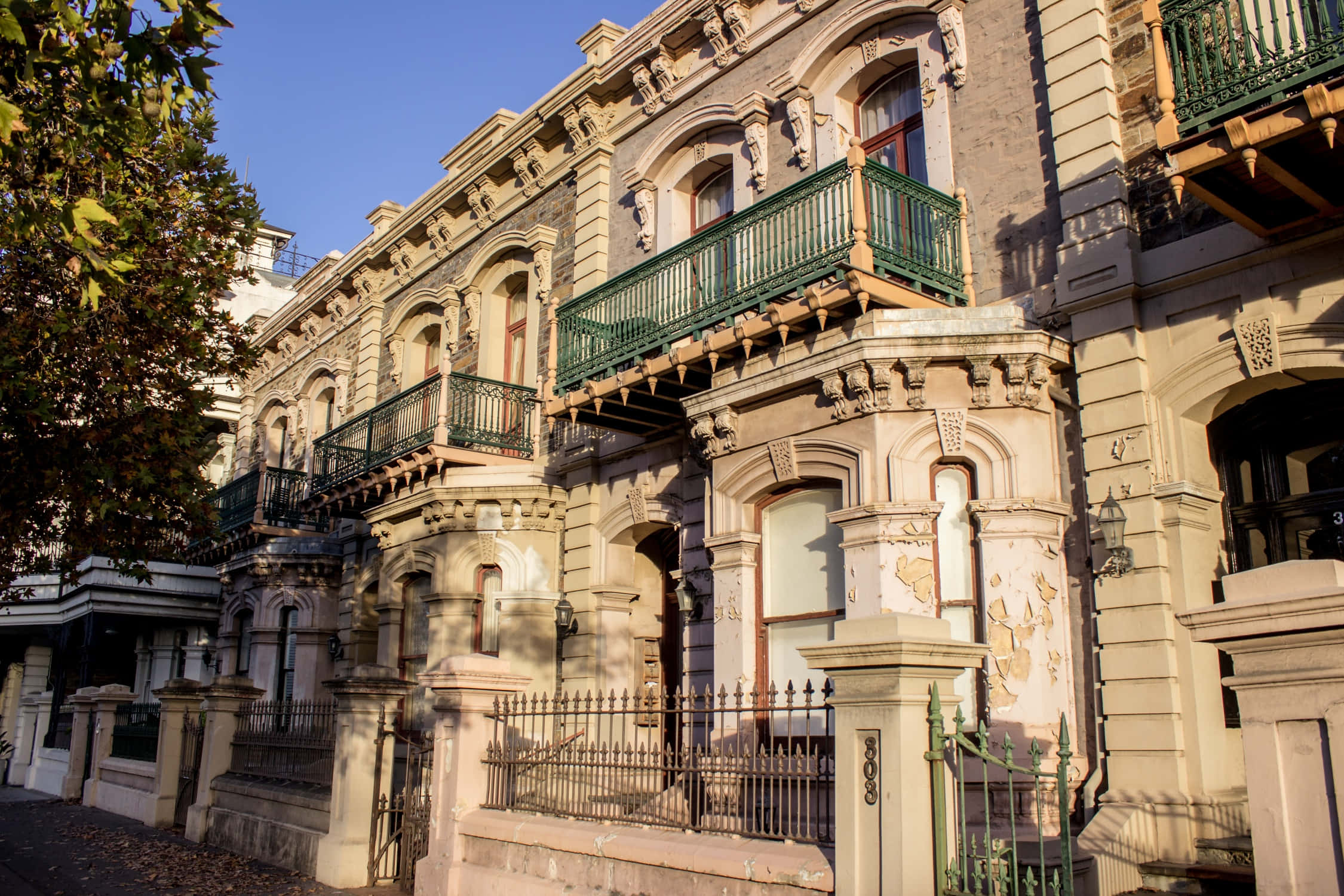North Terrace Adelaide, ornate beige mansion, green balconies, Full HD Desktop Wallpaper