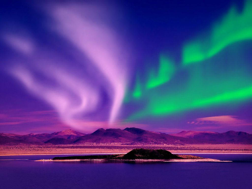 Green And Purple Northern Lights, auroras, calm lake, SD Desktop Wallpaper